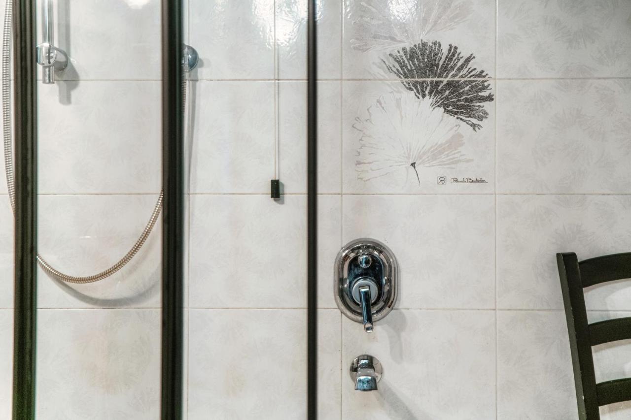 Home N 5 By Quokka 360 - Vintage-Soul Flat On Como Cathedral Exterior foto